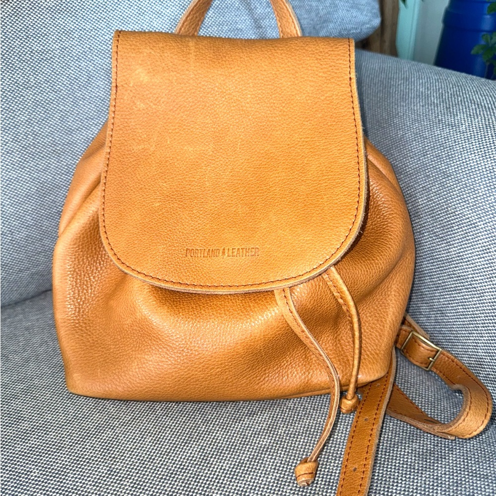 Portland Leather DUNE bucket backpack🦄